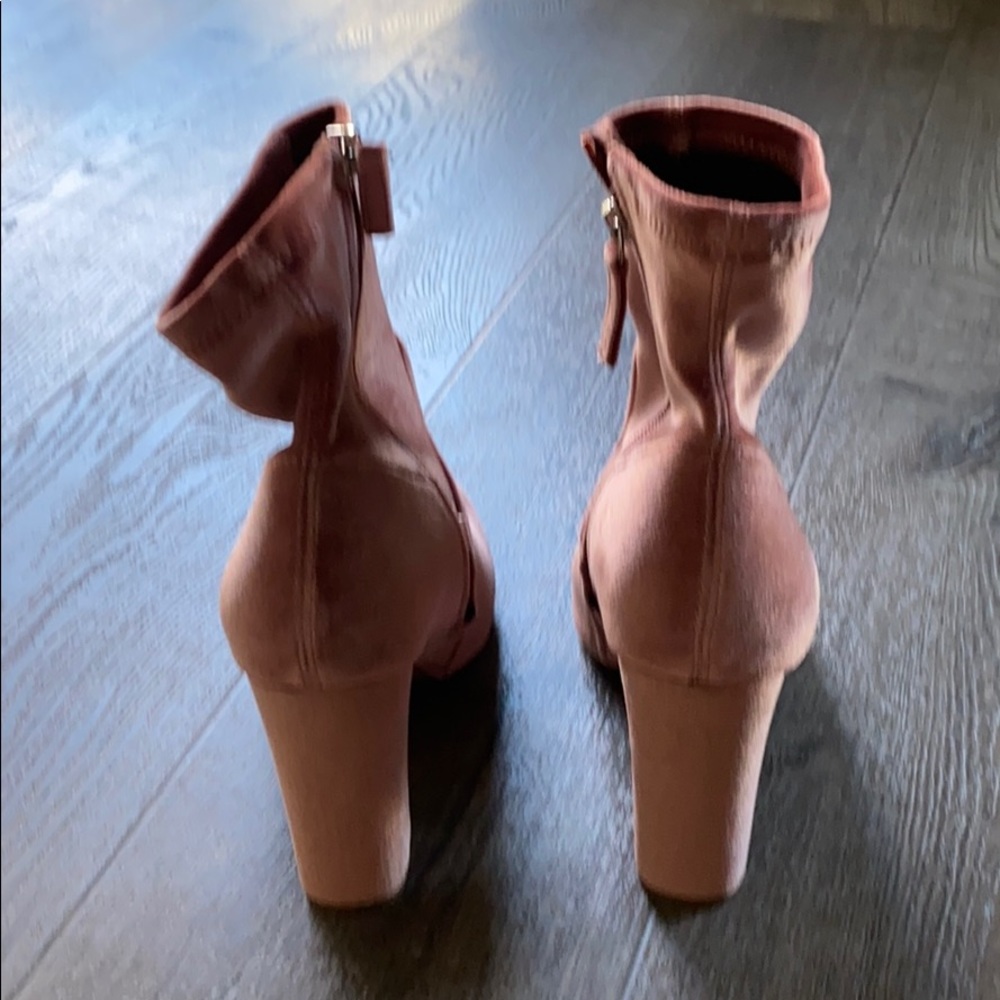 Brand New Steve Madden Edit - Blush Velvet Bootie - Picture 4 of 4